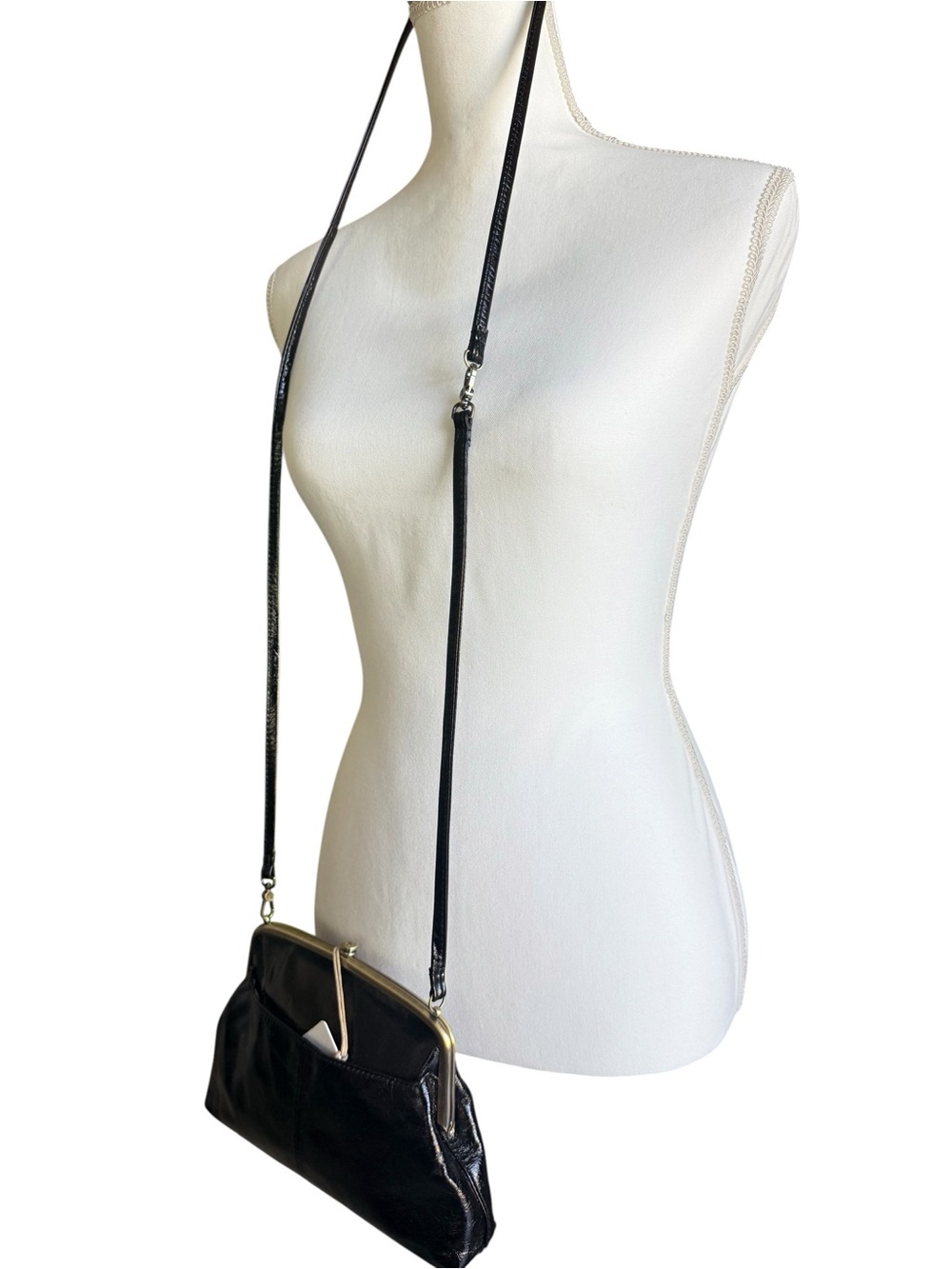 HOBO Black Leather Kiss-Lock Shoulder Clutch - Picture 2 of 12